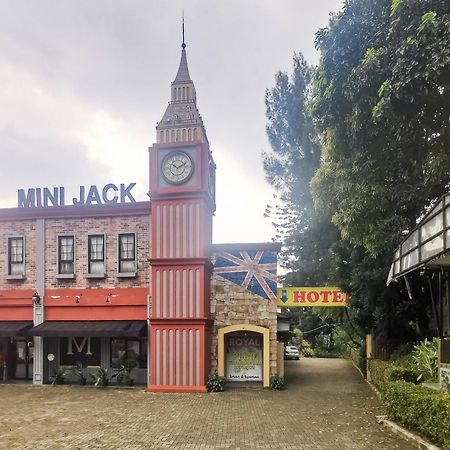 Hotel Container Inn Mitra Reddoorz Gadok Bagian luar foto