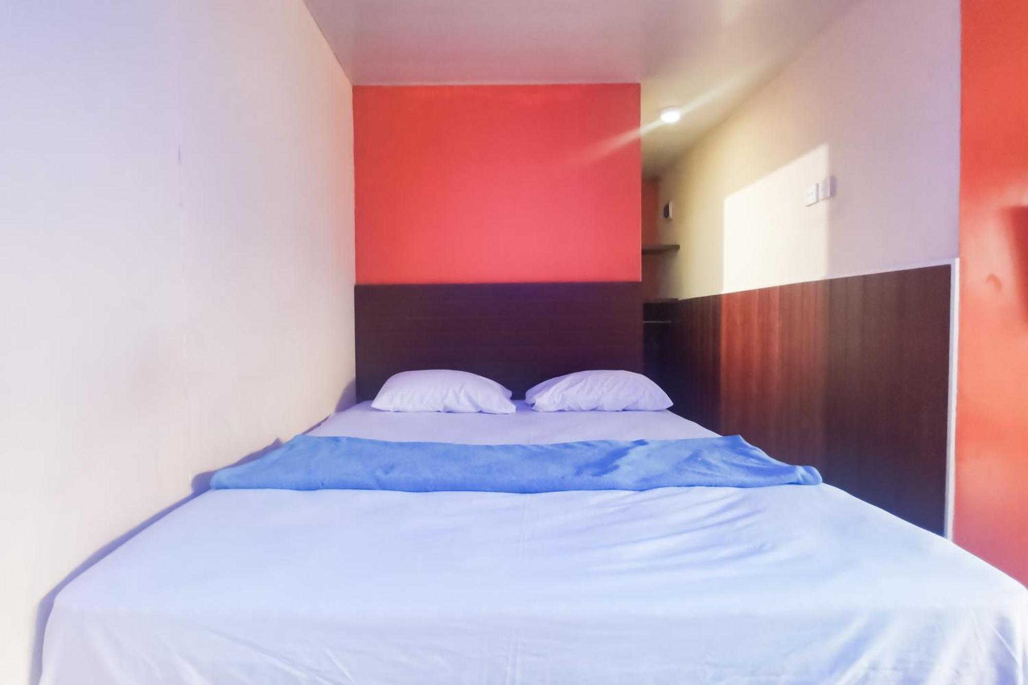 Hotel Container Inn Mitra Reddoorz Gadok Bagian luar foto