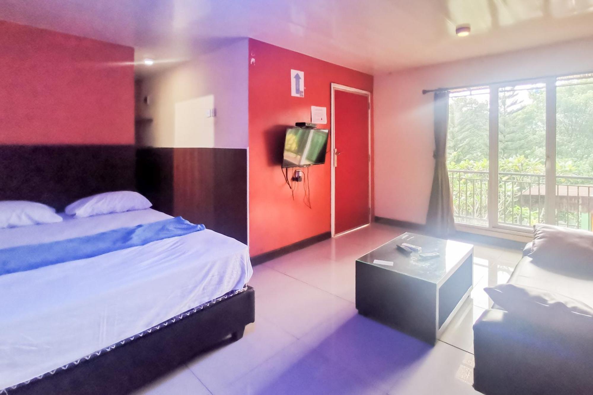 Hotel Container Inn Mitra Reddoorz Gadok Bagian luar foto