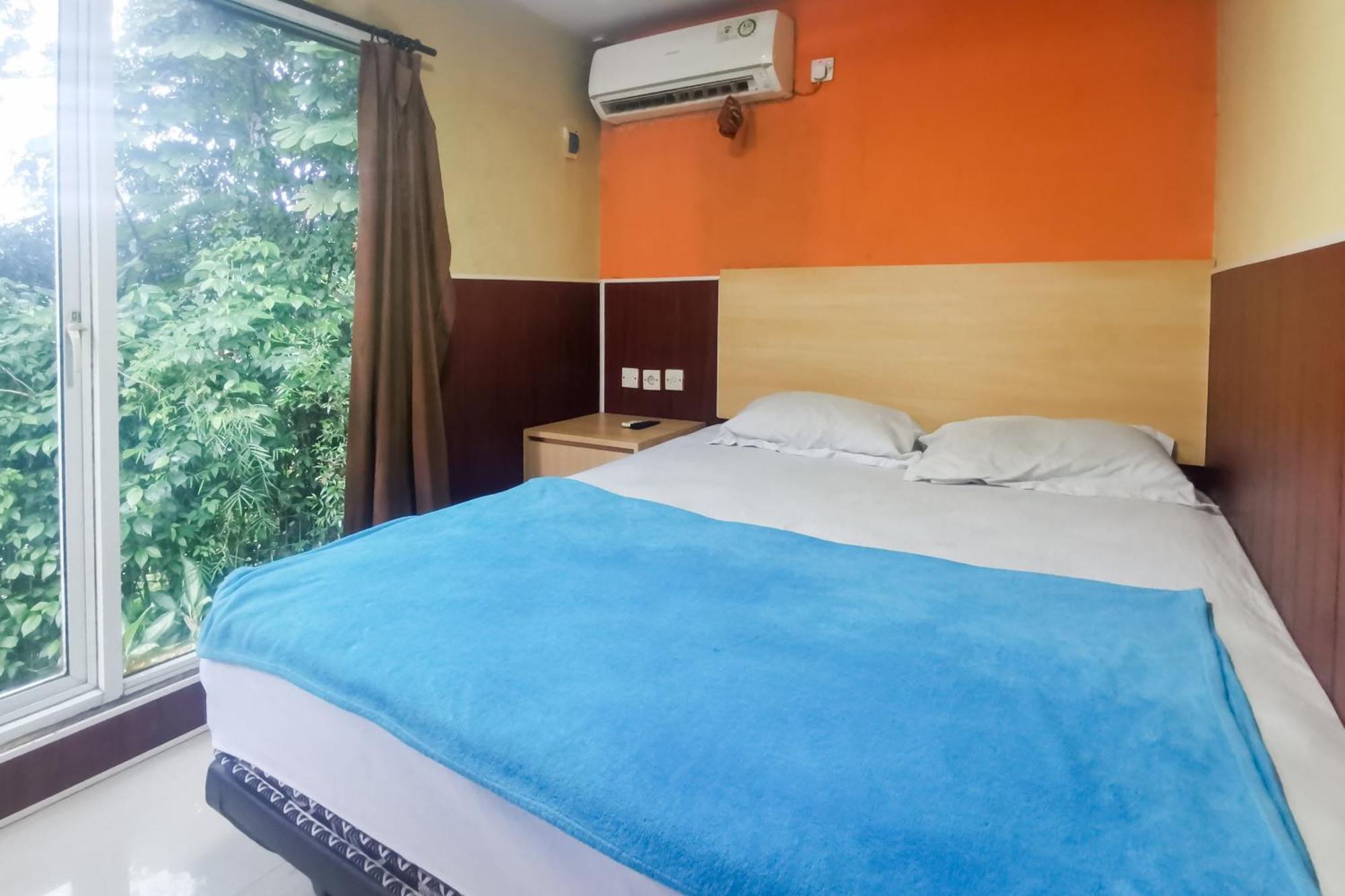 Hotel Container Inn Mitra Reddoorz Gadok Bagian luar foto