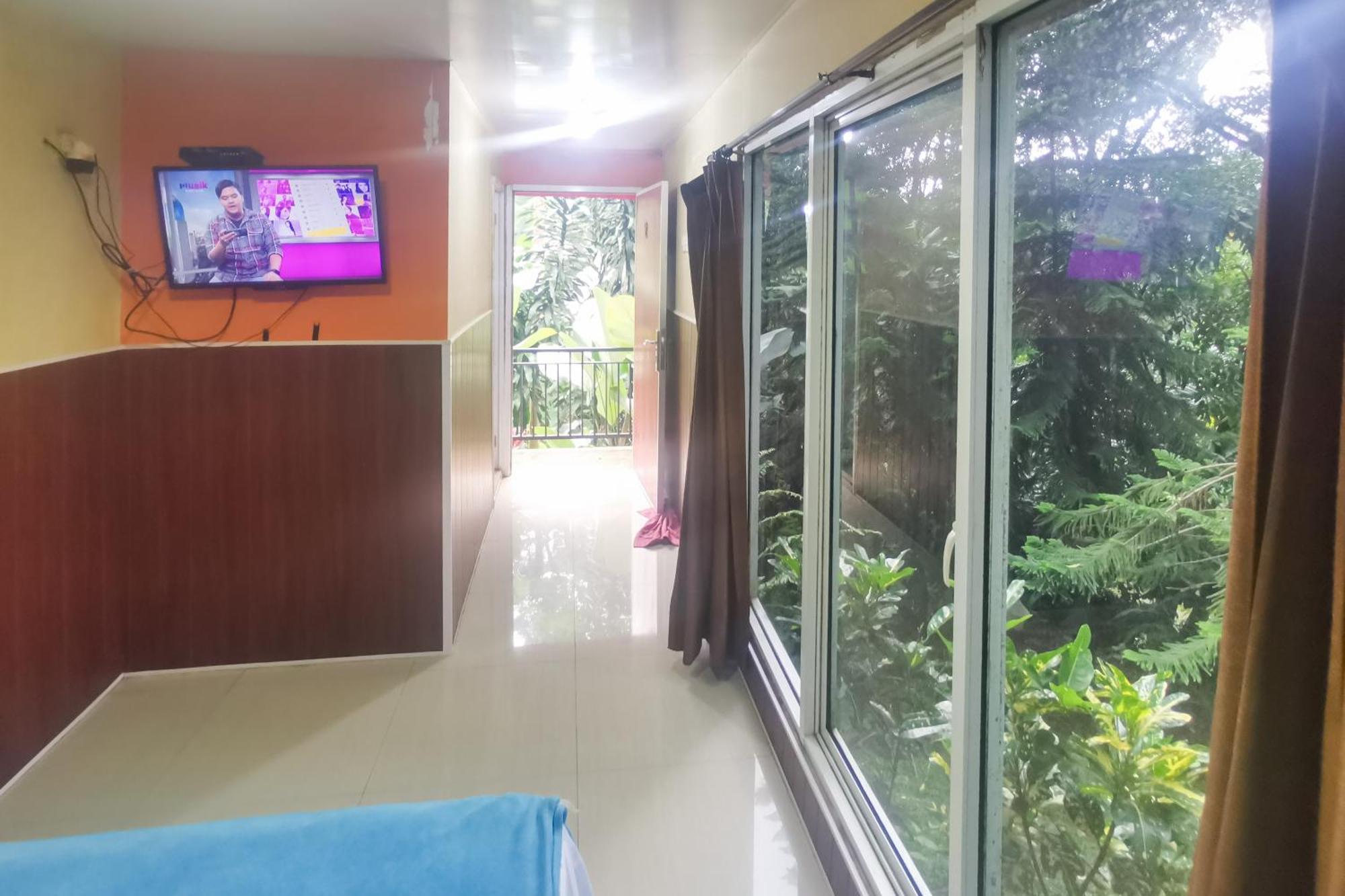 Hotel Container Inn Mitra Reddoorz Gadok Bagian luar foto
