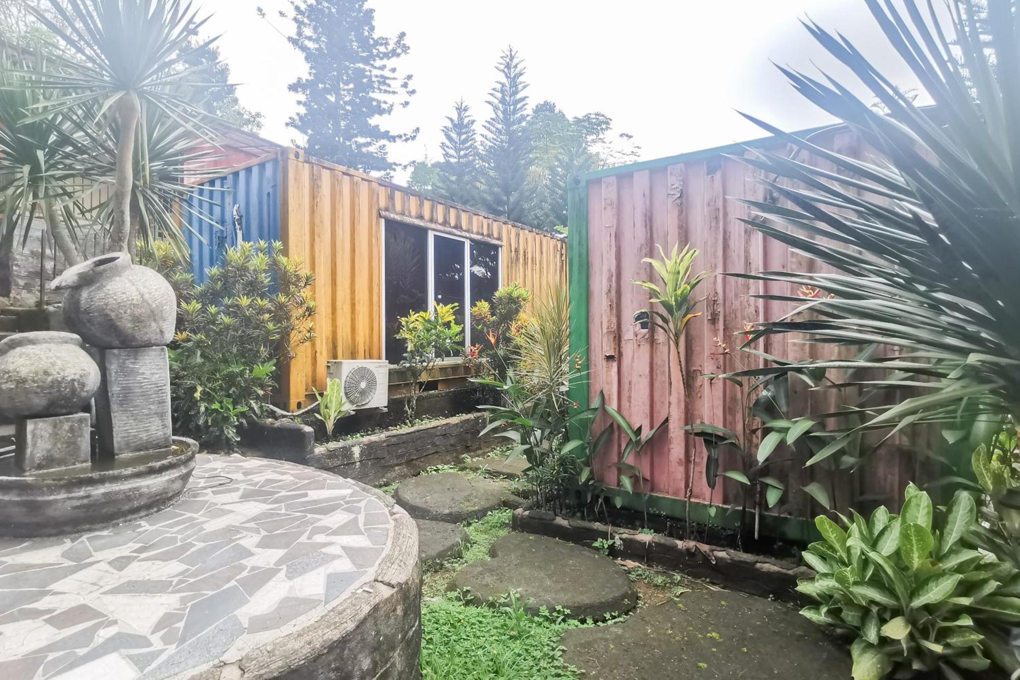 Hotel Container Inn Mitra Reddoorz Gadok Bagian luar foto