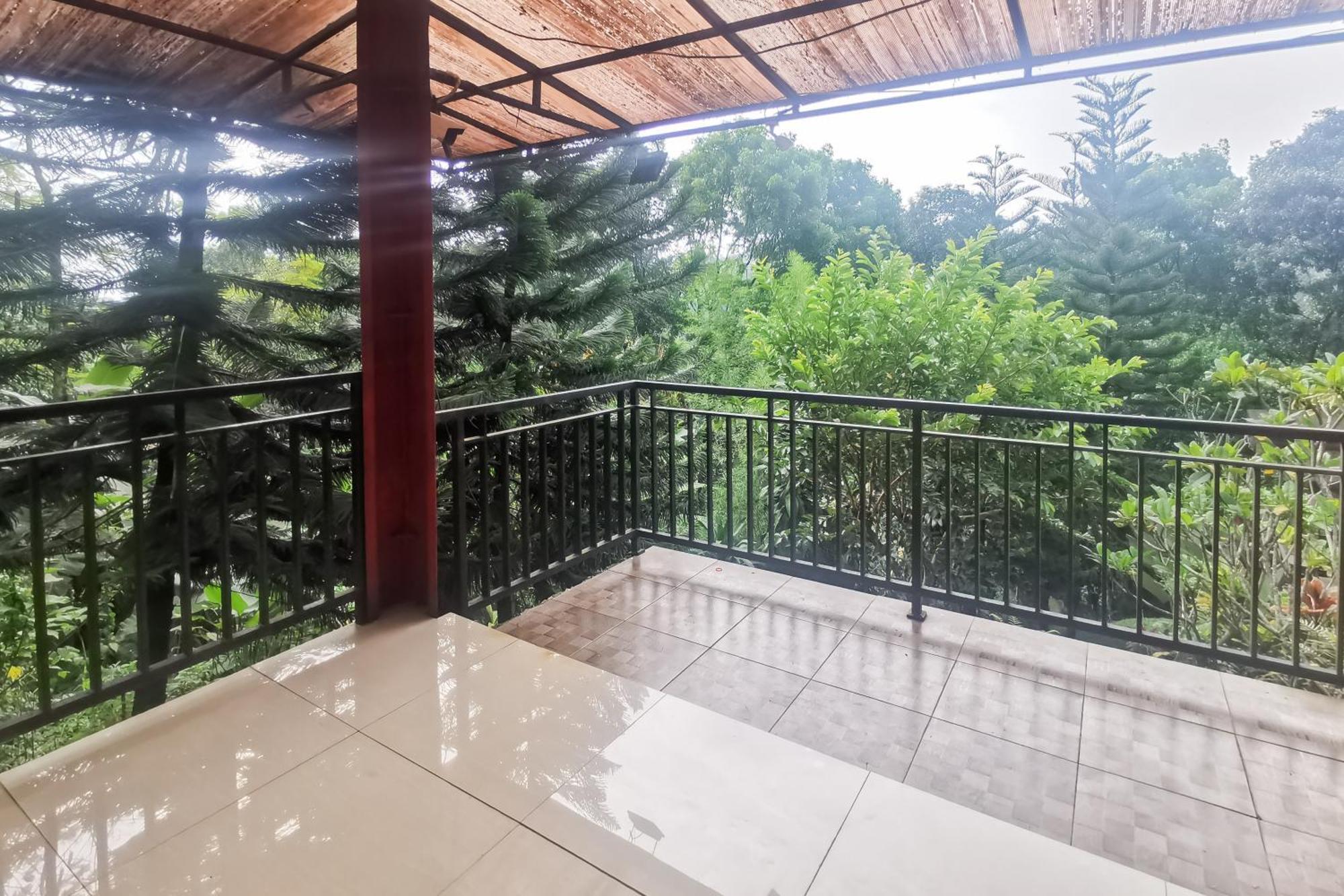 Hotel Container Inn Mitra Reddoorz Gadok Bagian luar foto