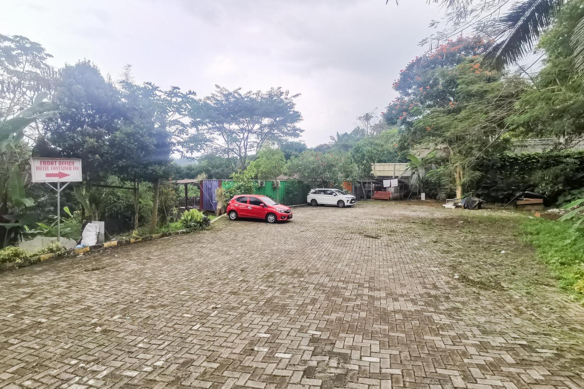 Hotel Container Inn Mitra Reddoorz Gadok Bagian luar foto